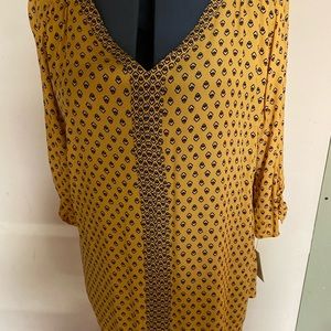 New Croft & Barrow Yellow, black, white V-neck blouse top Sz 1X